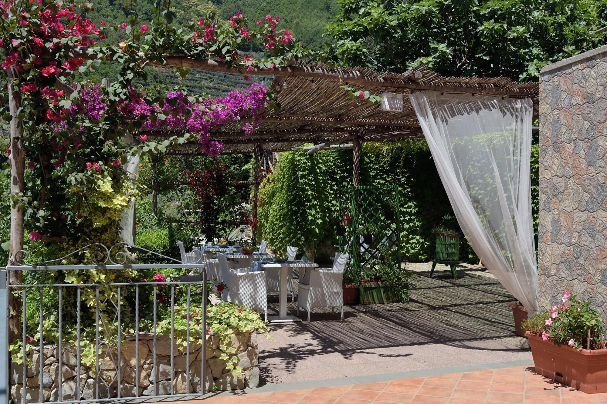 Aquarius Maiori B&B Bagian luar foto