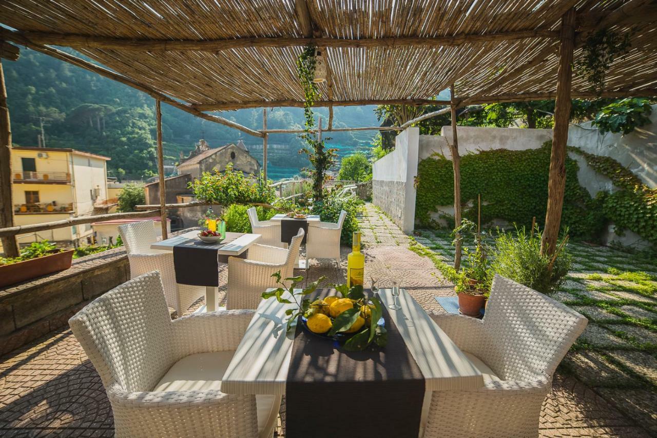 Aquarius Maiori B&B Bagian luar foto
