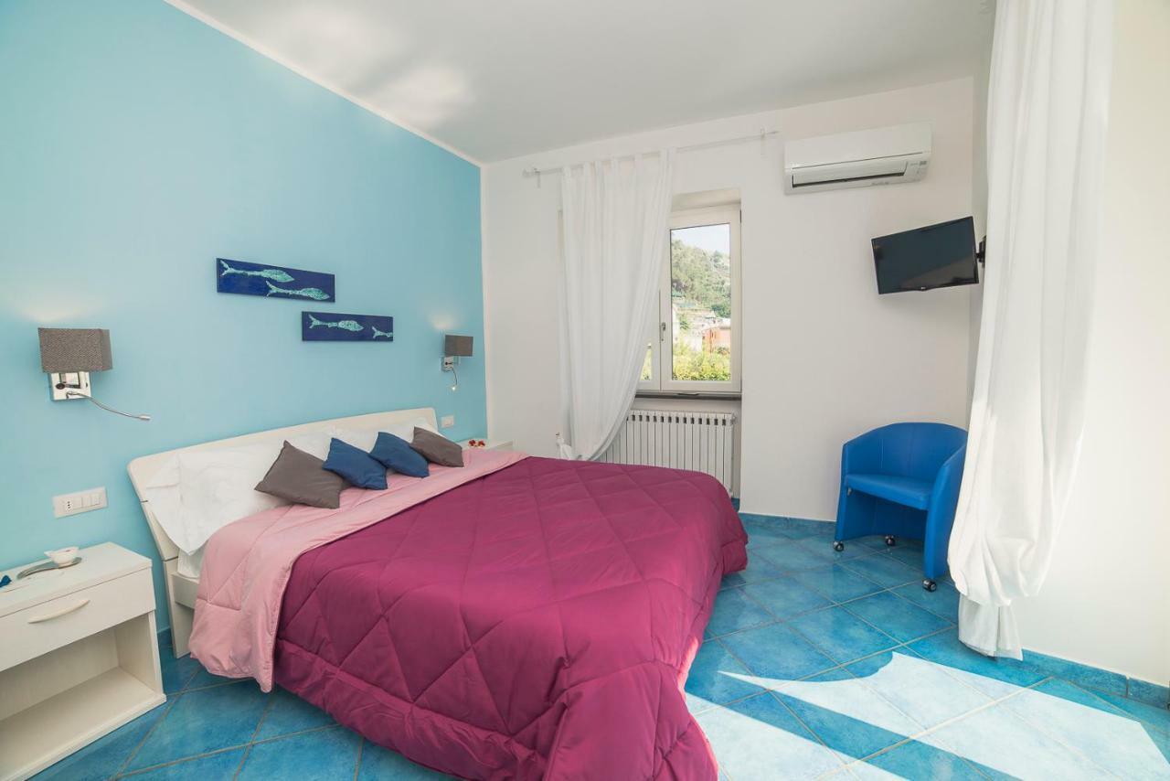 Aquarius Maiori B&B Bagian luar foto